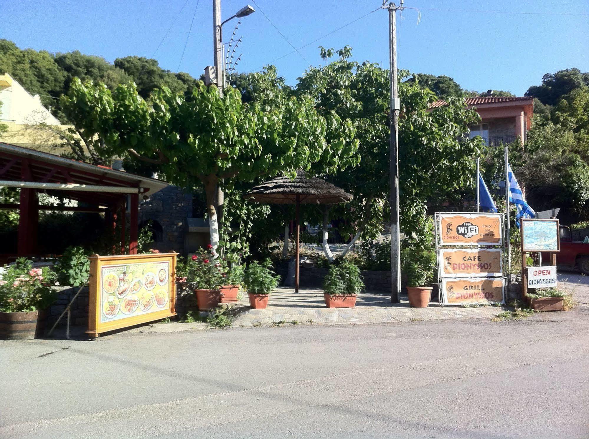 Dionyssos Magoulás Exterior foto